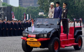 hari-bhayangkara-ke-78-presiden-jokowi-pimpin-upacara-peringatan-di-monas