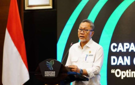 mendag-zulkifli-hasan-kunjungi-3-perusahaan-pakan-ternak-makanan-olahan-di-lampung-selatan