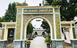 ngabuburit-seru-dengan-sentuhan-sejarah-di-masjid-agung-sunda-kelapa