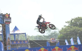 kratingdaeng-supercrosser-2024-dirtwar-energy-seri-kedua-akan-digelar-di-sirkuit-praga-tulungagung