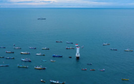 tni-al-kibarkan-merah-putih-di-karang-unarang-tegaskan-kedaulatan-nkri-di-ambalat