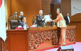 menkeu-sampaikan-kem-ppkf-rapbn-2025-kepada-dpr-ri-sebagai-fondasi-proses-pembangunan-berkelanjutan-menuju-indonesia-emas-2045