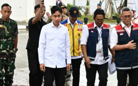 wapres-gibran-tinjau-langsung-persiapan-tol-tanjung-pura-jelang-libur-nataru
