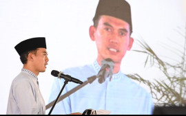 ternyata-ayam-goreng-widuran-yang-kremesnya-mengandung-babi-sudah-52-tahun-jualan