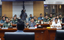 rapat-kerja-komisi-i-dpr-ri-dengan-menhan-sjafrie-sjamsoeddin-dalam-pengembangan-pembangunan-kekuatan-pertahanan-negara